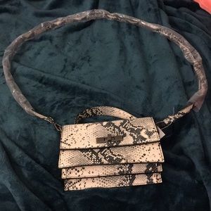 Steve Madden Basic Snake Crossbody